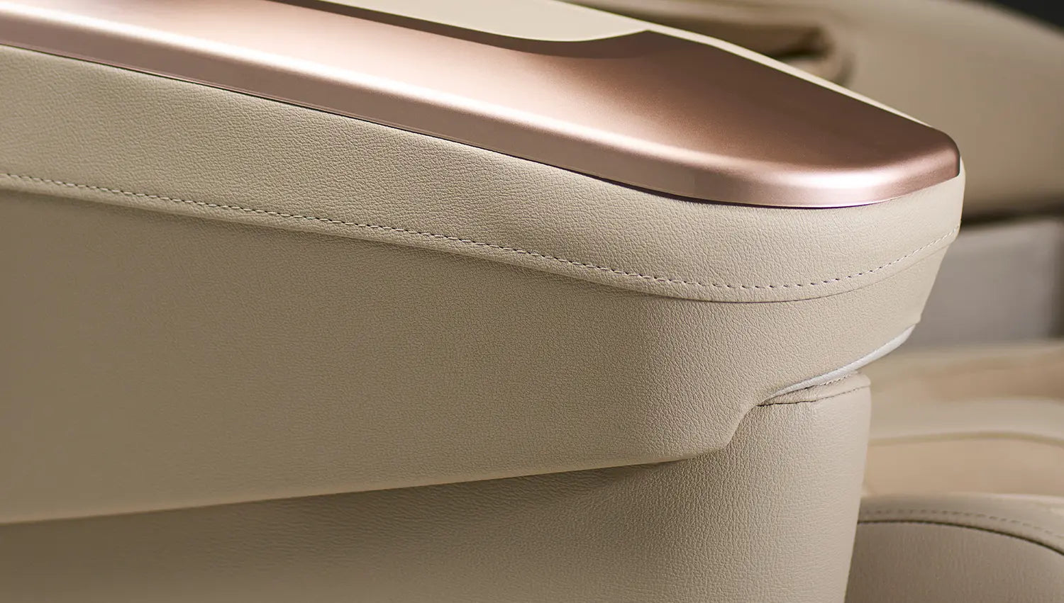 Japanese Fujiiryoki JP-4000 Limited Edition massage chair with advanced relaxation and recovery technology