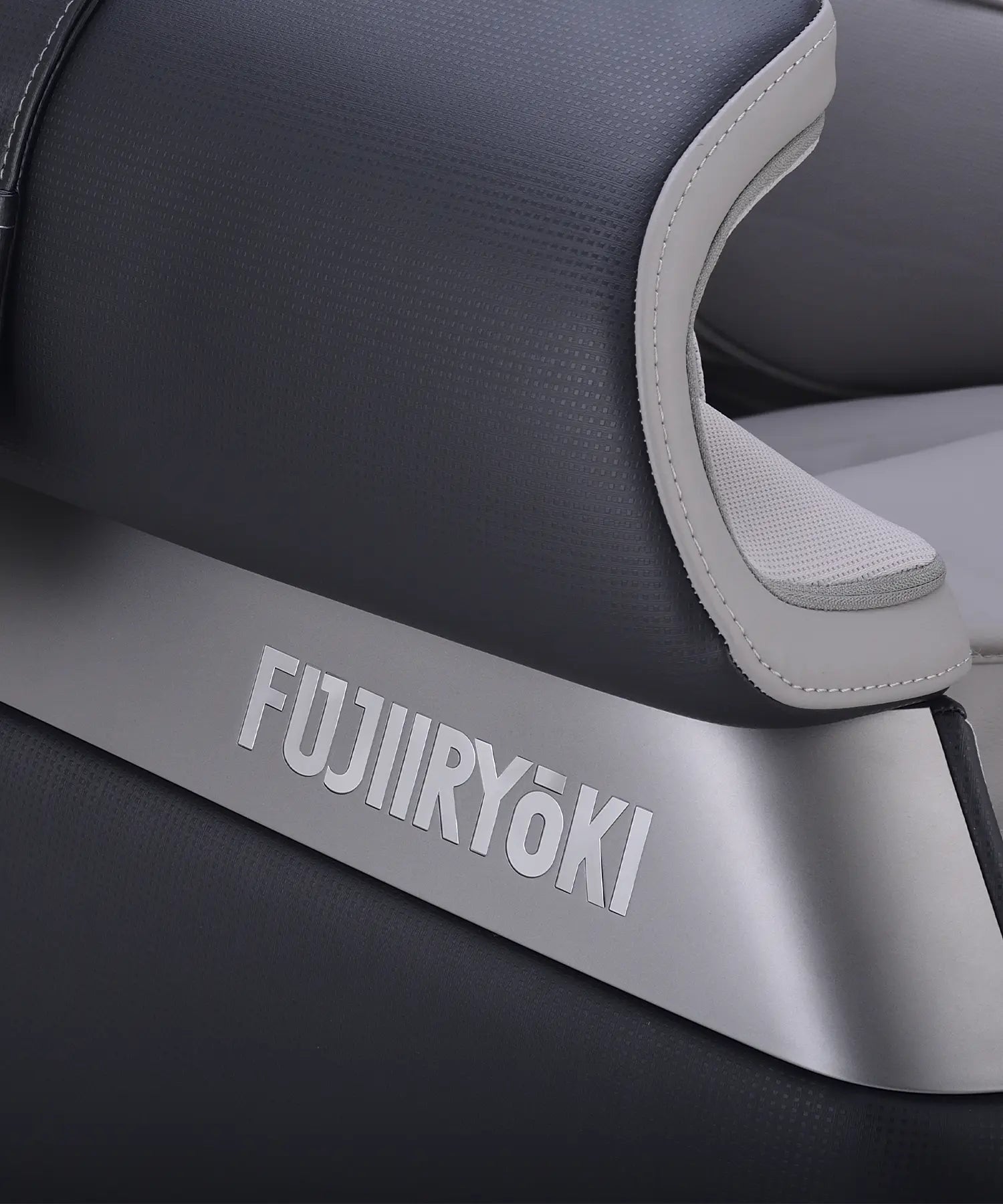 Fujiiryoki Calm Plus+ 4D reclined position for total relaxation